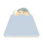 １人用の布団で眠るおばあさんの無料イラスト素材