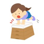 跳び箱を跳ぶ女の子の無料イラスト素材